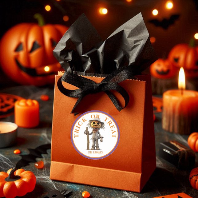 Halloween Trick oder Treat Pumpkin Scarecrow Runder Aufkleber (Von Creator hochgeladen)