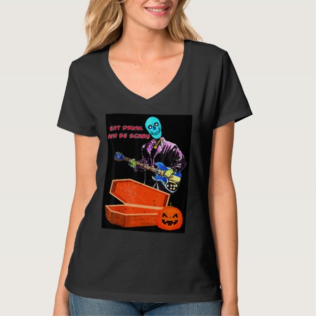 Halloween trinken und Beängstigend sein T-Shirt (Vorderseite)
