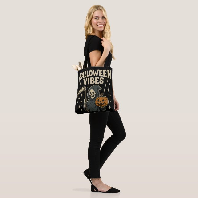 Halloween Vibes Sensenmann - Schwarz Tasche (Am Model)