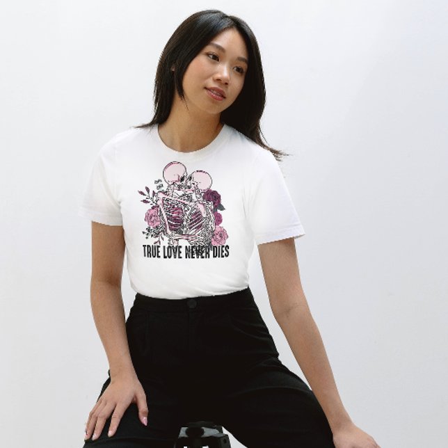 HALLOWEEN WAHRE LIEBE NIEMALS DIES | SKELETONS KIS T-Shirt (Von Creator hochgeladen)