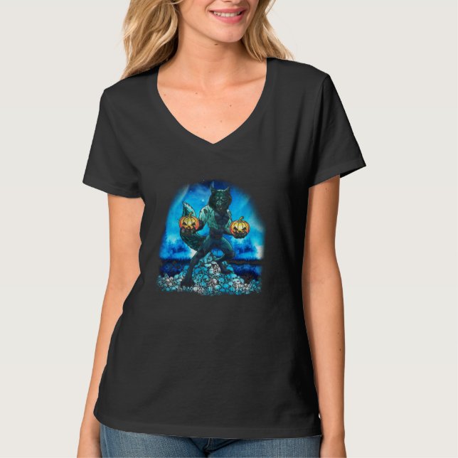 Halloween Werewolf With Pumpkins And Skulls T-Shirt (Vorderseite)