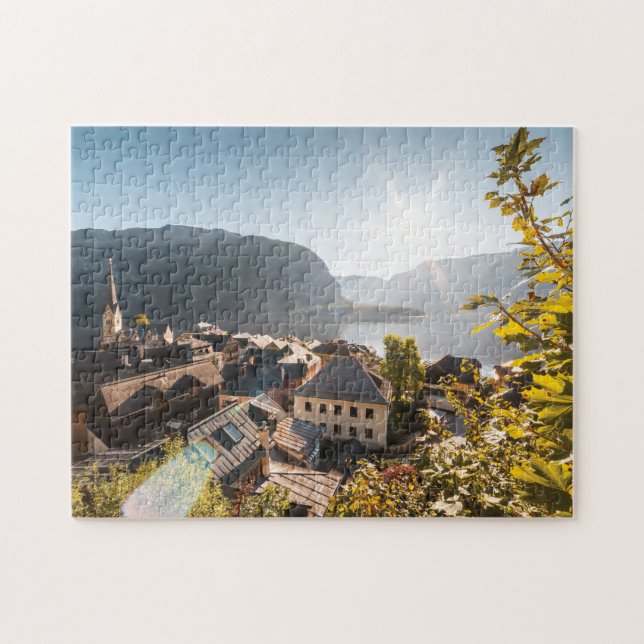 Hallstatt Österreich, schöne Liegen über Häusern (Horizontal)