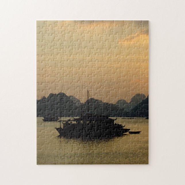 Halong Bay, Sunset & Vietnam/Asia Piraten (Vertikal)