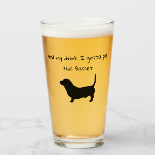 Halt meinen Becher, ich muss diesen Basset Hound s Glas