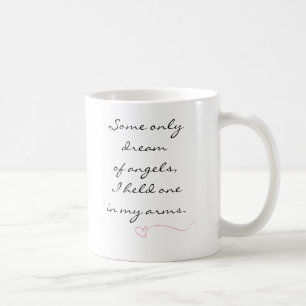 Halten der Engels-Tasse Kaffeetasse