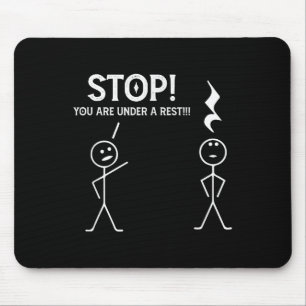 Halten Sie sich unter einer Erholung an einem Funn Mousepad