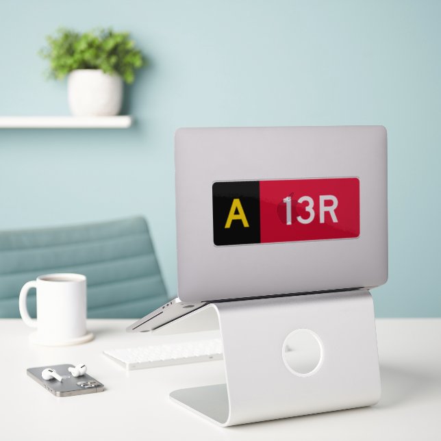 Haltepunkt Zeichen A13R Aufkleber (Laptop auf Schreibtisch)
