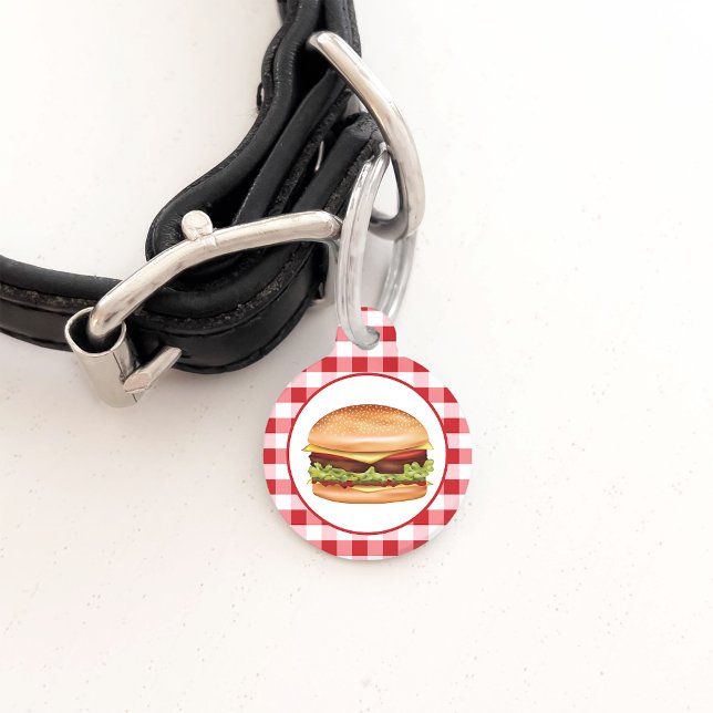 Hamburger Fast Food Illustration über Red Gingham Haustiermarke (Fun hamburger on red gingham design on the front and two personalizable text areas on the back.)