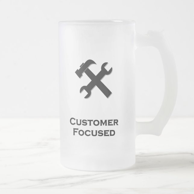 Hammer Wrench Kunde fokussiert schwarz Mattglas Bierglas (Rechts)