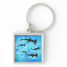 Hammerhead-Haifischschule in der Silhouette