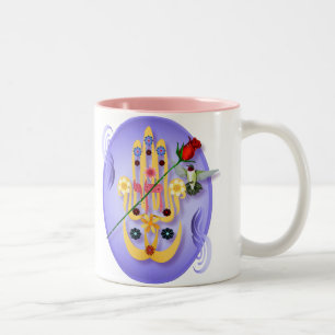 Hamsa et tasses de fleurs