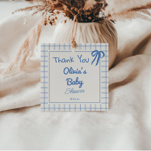 Hand Drawn Blue Gingham Bow Baby Boy Dusche Geschenkanhänger