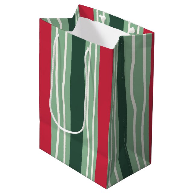 Hand Drawn Red and Green Striped Holiday Mittlere Geschenktüte (Vorderseite Schrägansicht)
