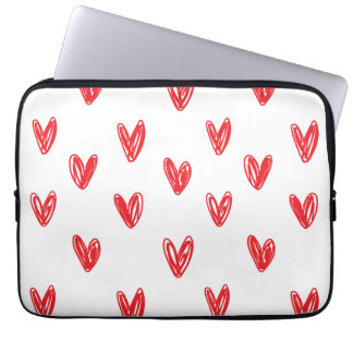 Hand Drawn Red Hearts Pattern – Minimal Valentine Laptopschutzhülle