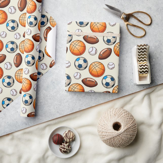 Hand drawn Sports Balls Wrapping Paper Geschenkpapier (Kunsthandwerk)