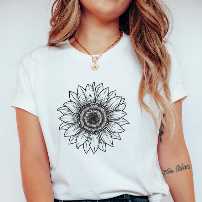 Hand-Drawn Sunflower; Elegant Floral Summer T-Shirt (Von Creator hochgeladen)