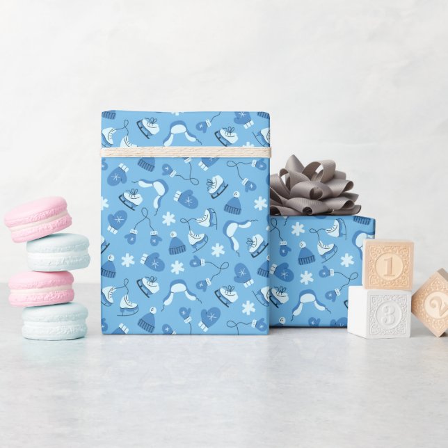 Hand Drawn Winter Pattern Blue Wrapping Paper Roll Geschenkpapier (Babyparty)