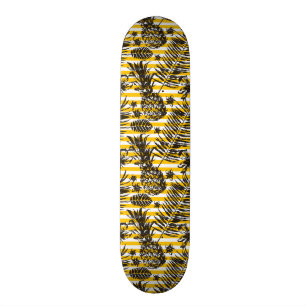 Hand gezeichnete Ananas Skateboard