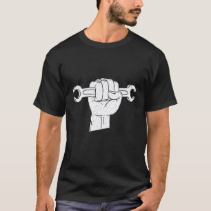 Hand hält einen Schraubenschlüssel Mechaniker Auto T-Shirt