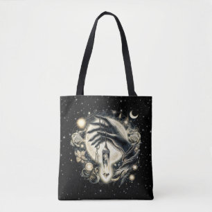 Hand halten eines Kristalls unter dem Mondlicht Tasche