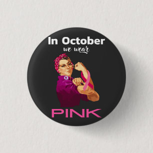 Hand im Oktober tragen wir Pink Rosie, den Nieter Button