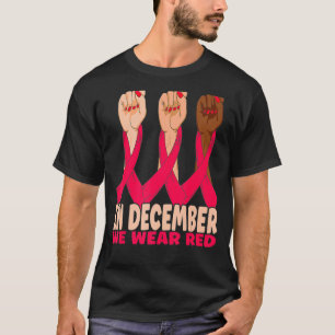 Hand in Dezember tragen wir das rote HIV AIDS-Bewu T-Shirt