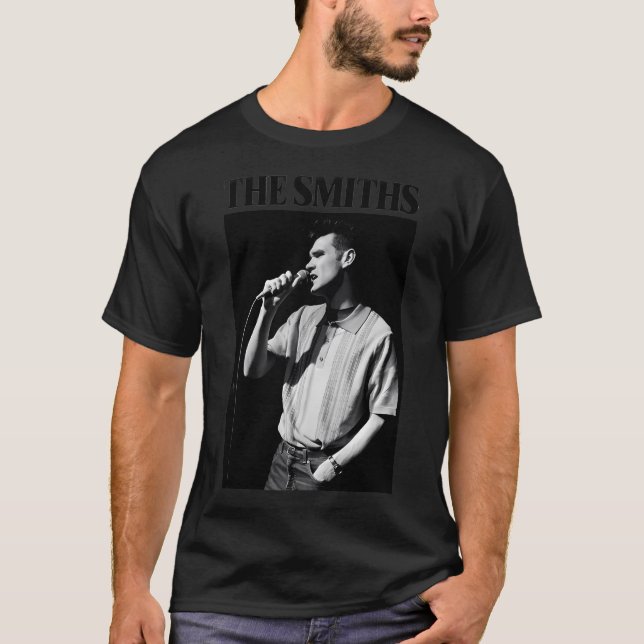 Hand in Tasche T-Shirt (Vorderseite)