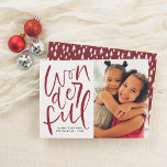Hand Letted Wunderbares Weihnachtsfest Foto Feiertagskarte<br><div class="desc">Es ist die schönste Zeit des Jahres! Diese niedliche Weihnachtsfotokarte ist in einer modernen handgeschriebenen Schrift-Kalligrafie mit Ihrem Gruß an Auswahl, Familiennamen und dem Jahr unten "wunderbar" geschrieben. Auf der rechten Seite gibt es einen Platz, um Ihr Lieblingsbild aus diesem Jahr zu setzen! Karten kehren zu einem handgezeichnet Kiefernbaummuster gegen...</div>