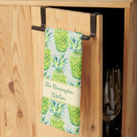 Hand-Painted PIneapple Personalized Watercolor Geschirrtuch<br><div class="desc">This cheerful kitchen towel features a repeating pattern of my own hand-painted watercolor pineapples, inspired by the traditional pineapple symbol of hospitality. The artwork began as an original painting created with brush and watercolor. A soft sage background and sunny chartreuse border give the design a fresh garden-kitchen feel. The personalized...</div>