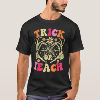 Hand Skelett Herz Trick oder Teach Groovy Retro Ha T-Shirt