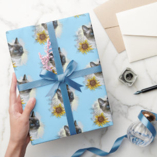 Hand zeichne lustige niedliche Thai Katze mit Blum Geschenkpapier