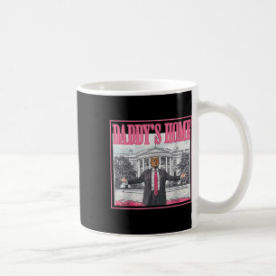 Hände breit vor dem Zuhause Pi des weißen Vaters Kaffeetasse