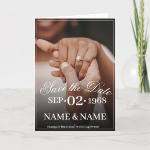 Hände eines Ehepaares mit Ring Feiertagskarte