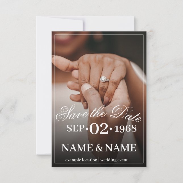 Hände eines farbigen Ehepaares mit Ring (Vorderseite)