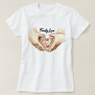 Hände halten Babyfüße T-Shirt