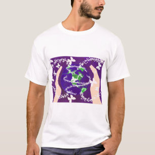 Hände und Schmetterlinge rund um die Welt auf Lila T-Shirt