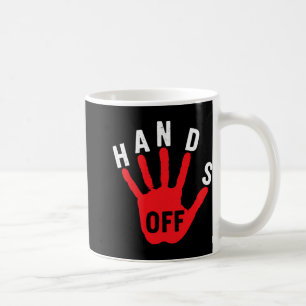 Hände von Medicaid Medicare Social Security Trump Kaffeetasse