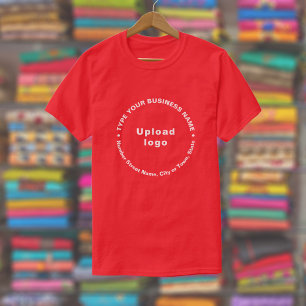 Handelsmarke im runden Muster Text über Rot T-Shirt