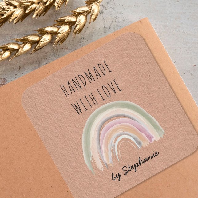 Handgefertigt mit Liebe Boho Rainbow Kraft Papier  Quadratischer Aufkleber (Von Creator hochgeladen)