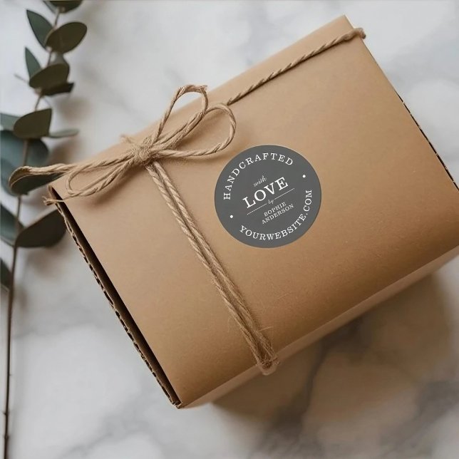 Handgefertigt mit Liebe | Eleganter Name für klein Runder Aufkleber (Von Creator hochgeladen)