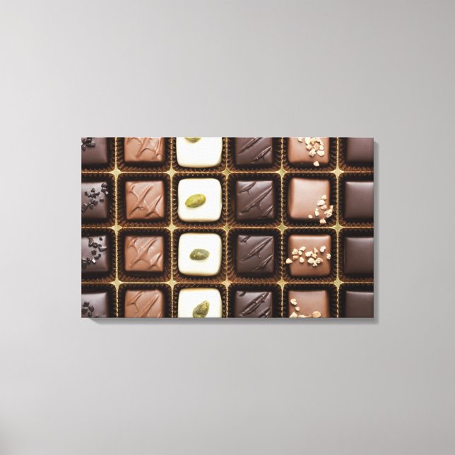 Handgefertigte Luxusschokolade in einer Schachtel Leinwanddruck (Vorderseite)