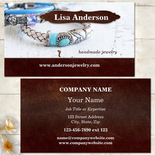 Handgefertigte Schmuck-Imitate Leder-Visitenkarte Visitenkarte (Modern design business card featuring an image of handmade jewelry on dark brown faux leather)