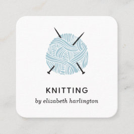 Handgeknetet. Knitter-Crochet-Ausrüstung Quadratische Visitenkarte