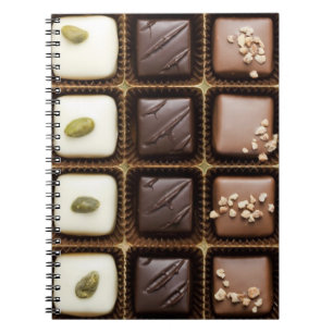 Handgemachte Luxusschokolade in einem Kasten Notizblock