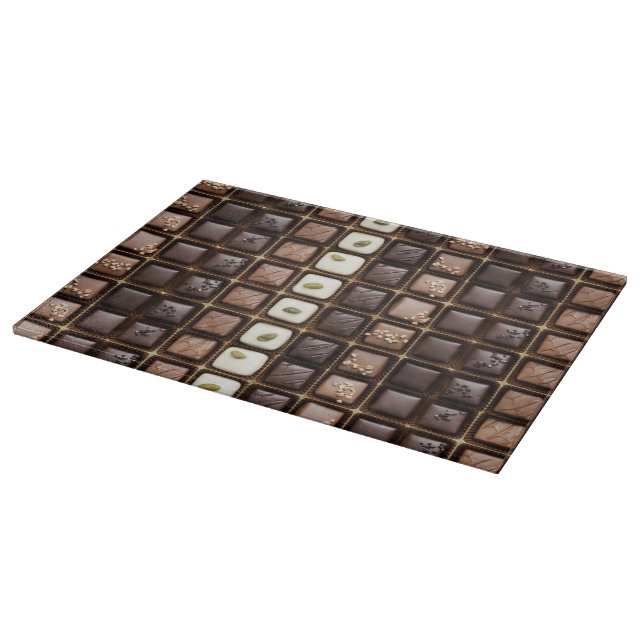 Handgemachte Luxusschokolade in einem Kasten Schneidebrett (Ecke)