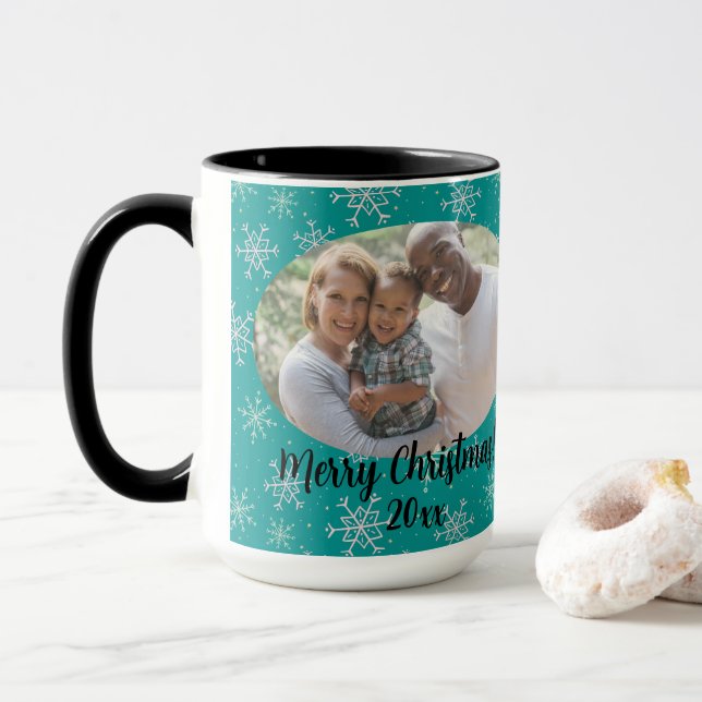 Handgemalte Weiß & Aqua Schneeflocken auf Aquamari Tasse (Mit Donut)