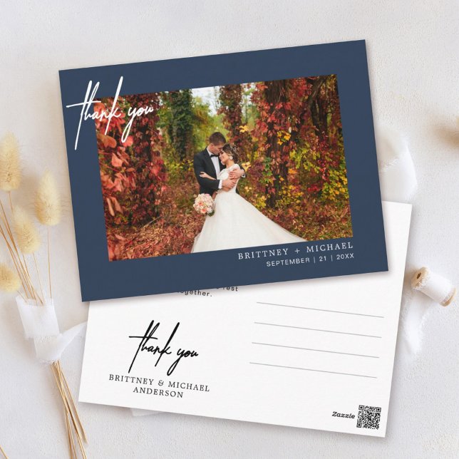 Handgeschriebenes einfaches Foto Vielen Dank an di Postkarte (Thank your guests with this modern photo thank you card with hand-lettered "thank you".)