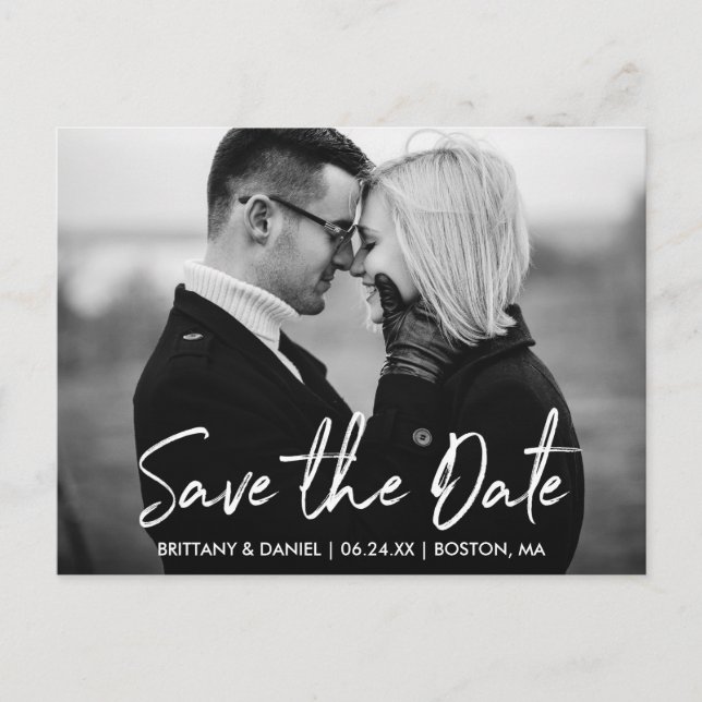 Handgeschriebenes Skript Save the Date Schwarz und Postkarte (Vorderseite)