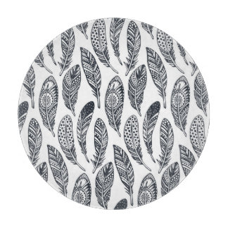 Handgezeichnet Stammesfedern, Vintages Muster. Schneidebrett