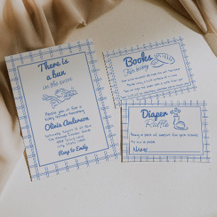 Handgezeichnete blaue Bun in der Oven Kupid Baby D Einladung